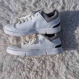 On Cloud Women's White The Roger Sneakers